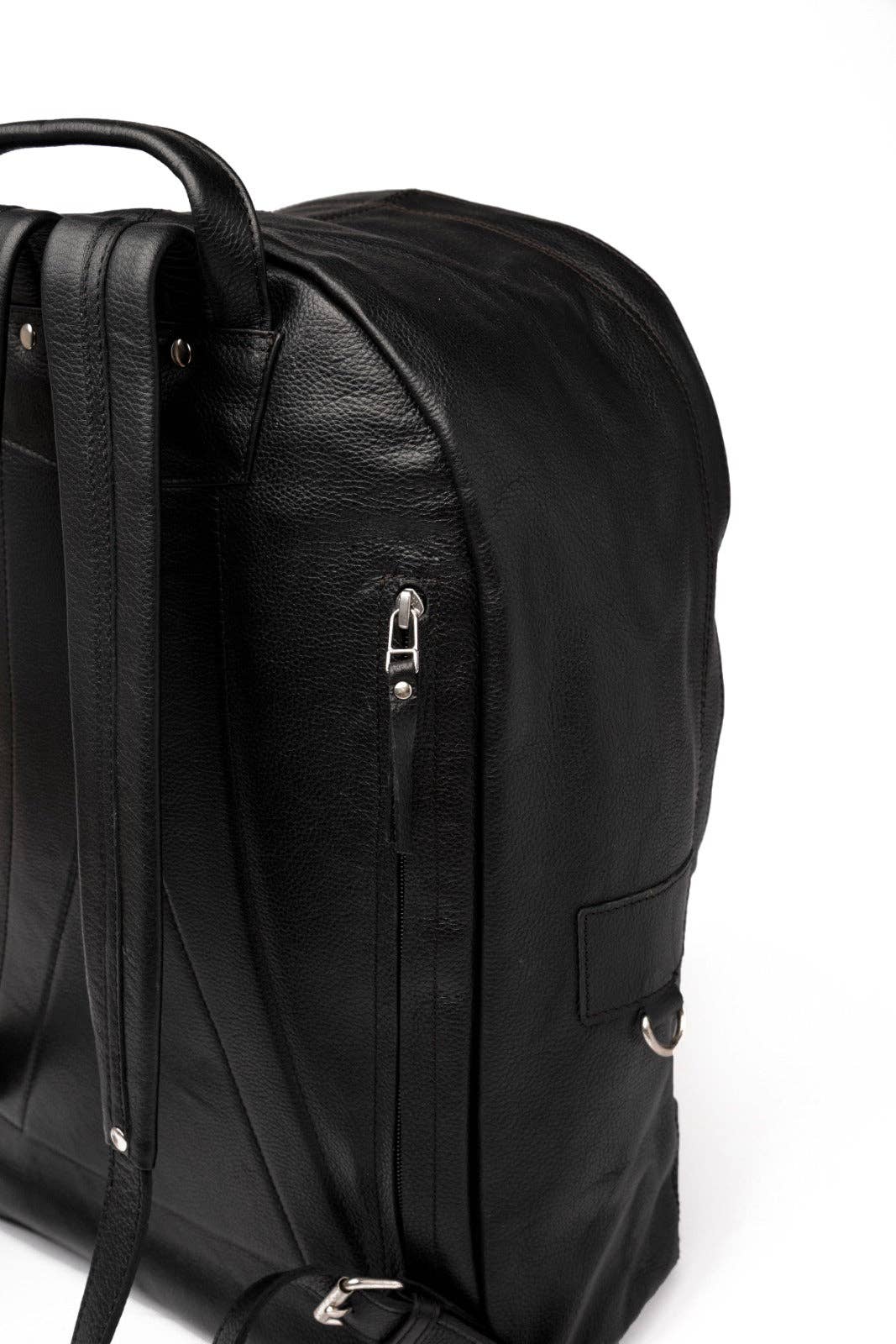 Nomad Leather Backpack: Black