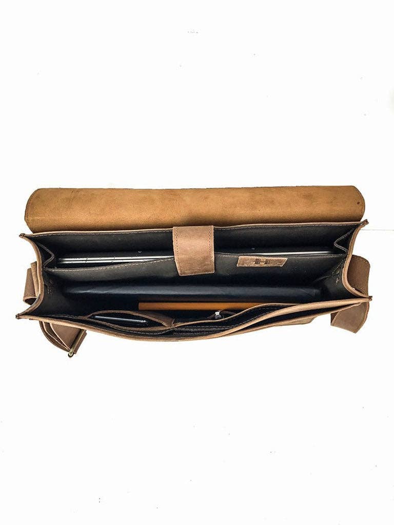 Adam Messenger Bag 2.0: Saddle Brown / Medium