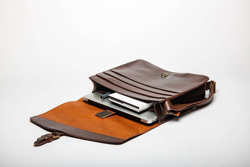 Adam Messenger Bag 2.0: Saddle Brown / Medium