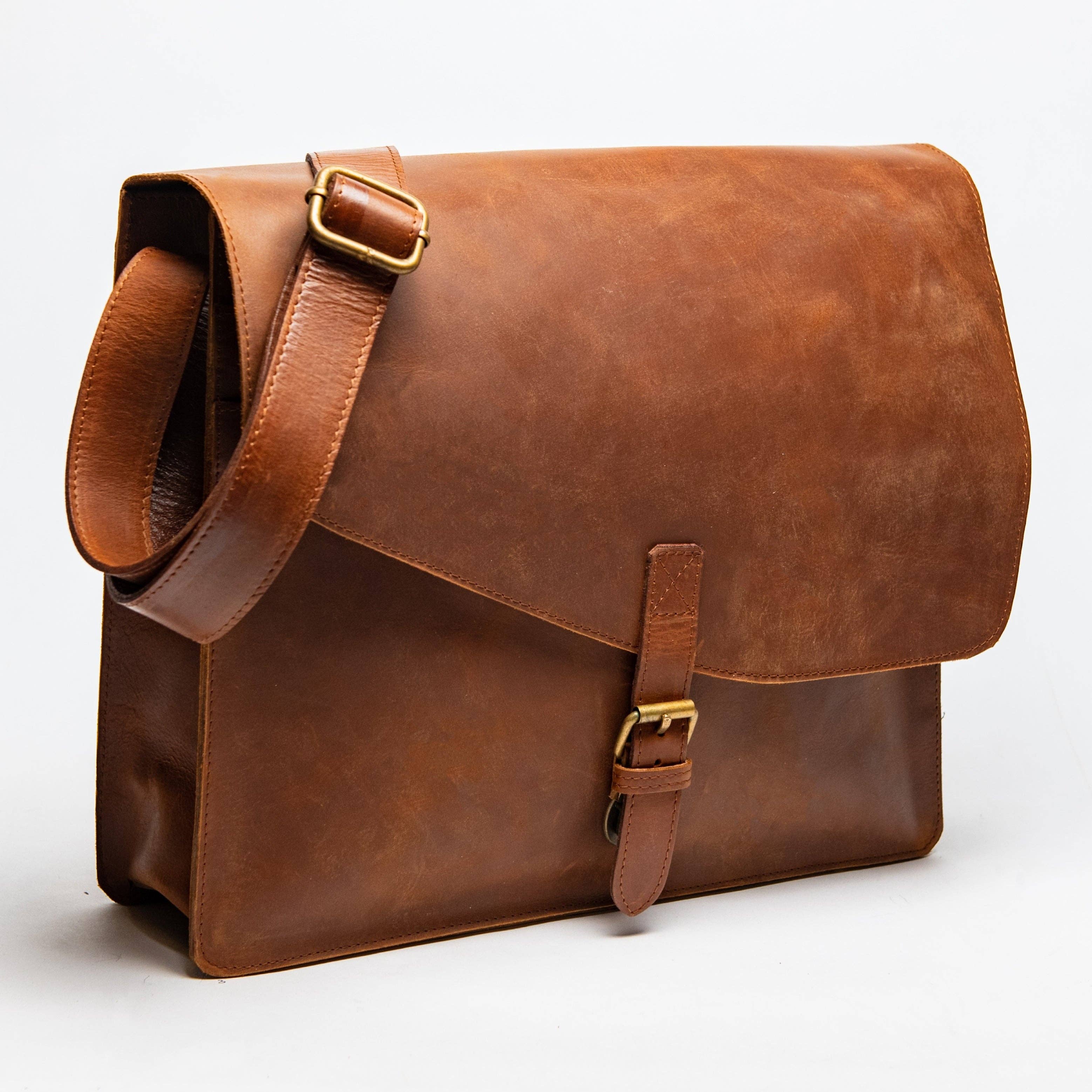 Adam Messenger Bag 2.0: Saddle Brown / Medium