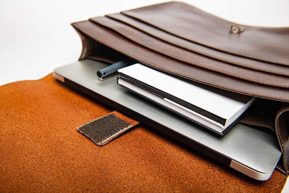 Adam Messenger Bag 2.0: Saddle Brown / Medium