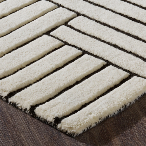 close up on the pattern showing the pile height of the area rug