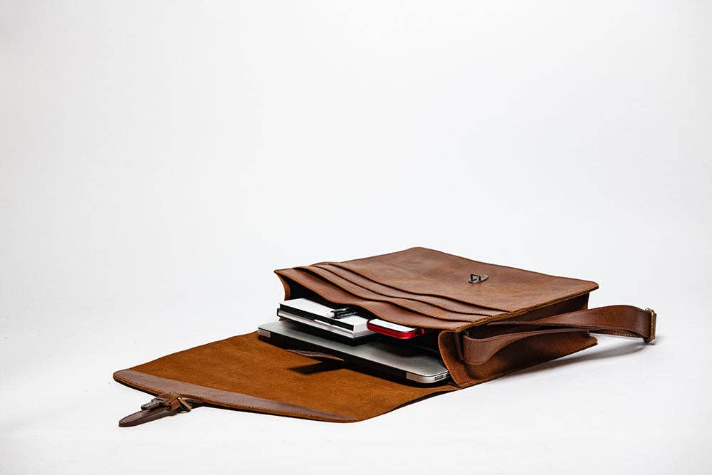 Adam Messenger Bag 2.0: Saddle Brown / Medium